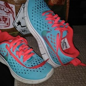 NIKE 5.0 size 4.5 youth